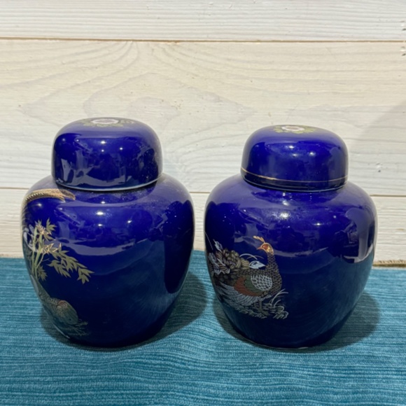 Vintage Cobalt Blue Hand Painted Ceramic Ginger Jars Made in Taiwan Set 2 - Picture 2 of 9